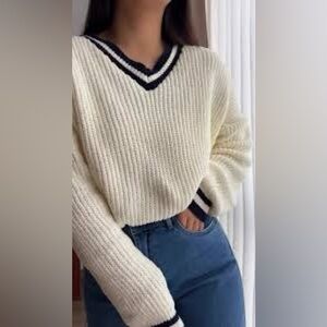 Abercrombie & Fitch Cream and Black V-Neck Sweater